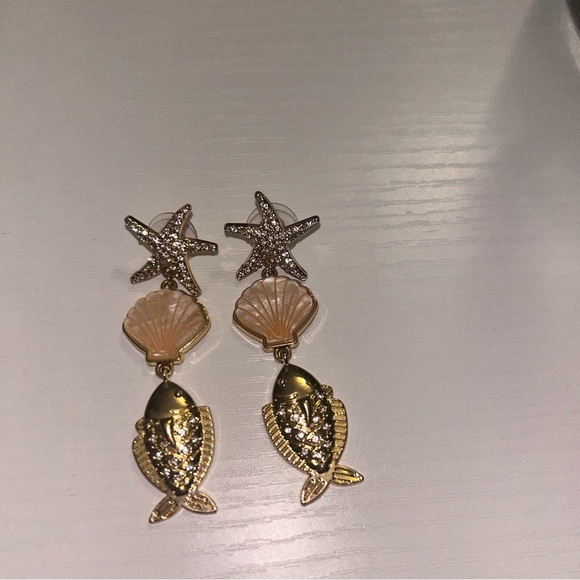 Gold Starfish and Fish Dangle Earrings - Picture 1 of 2